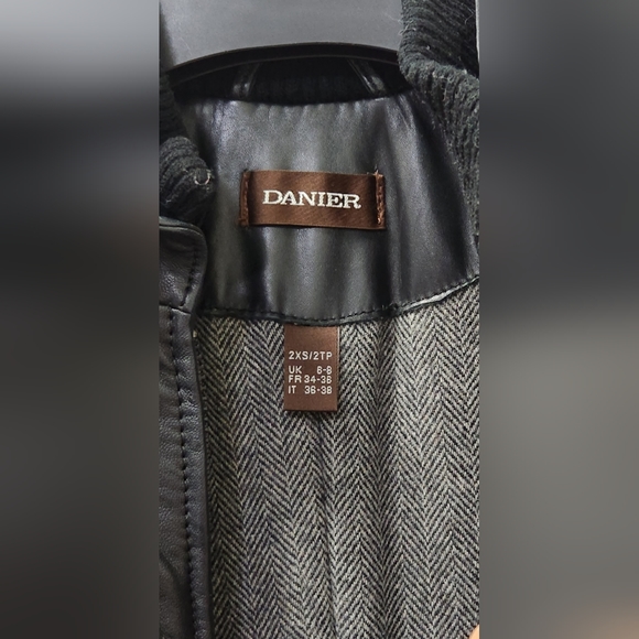 Danier Leather, real leather Winter Jacket full length. BLK color, XS. - Picture 2 of 10